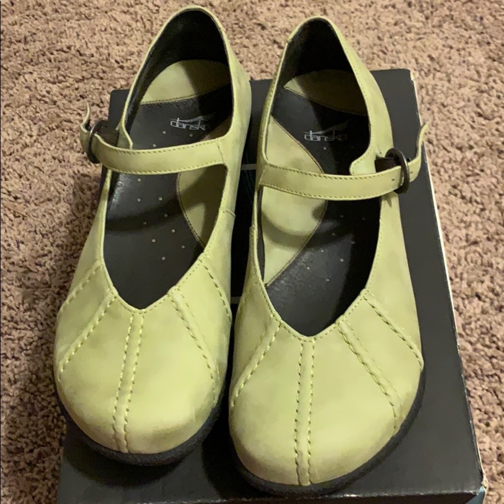Like new Dansko Giselle Mary Jane size 40